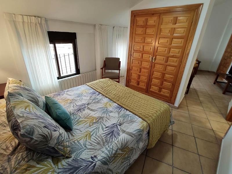 Royuela Hostal Ngoại thất bức ảnh